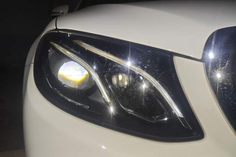 Used Mercedes-Benz E-Class 2016 E 300 L Stylish Model Right Front Headlight