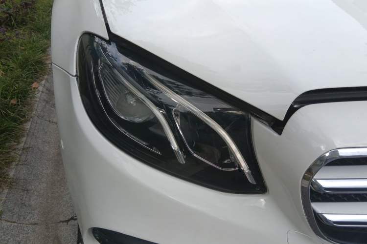 Used Mercedes-Benz E-Class 2016 E 300 L Sporty and Stylish Model Right Front Headlight