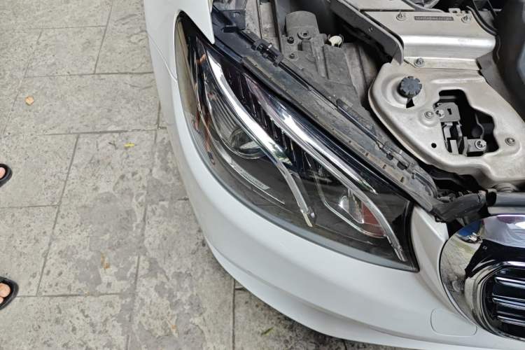 Used Mercedes-Benz E-Class 2016 E 300 L Luxury Model Right Front Headlight