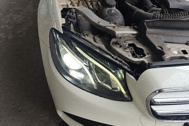 Used Mercedes-Benz E-Class 2016 E 300 L Sporty and Stylish Model Right Front Headlight