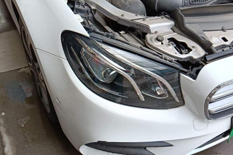Used Mercedes-Benz E-Class 2016 E 300 L Sporty and Stylish Model Right Front Headlight