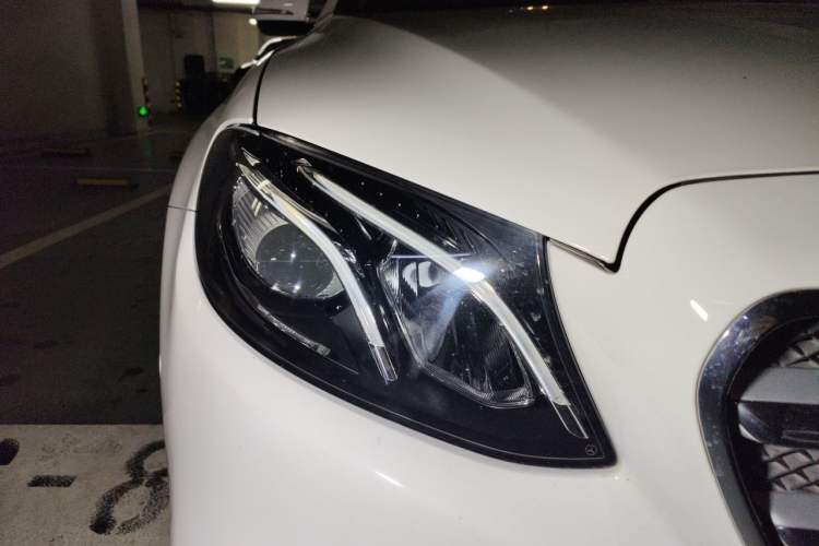 Used Mercedes-Benz E-Class 2016 E 300 L Sporty and Stylish Model Right Front Headlight