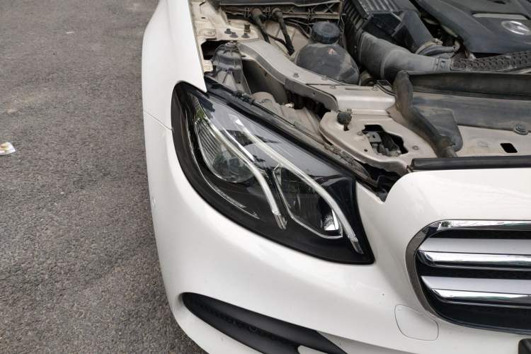 Used Mercedes-Benz E-Class 2016 E 200 L Sport Edition Right Front Headlight