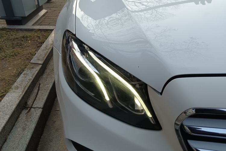 Used Mercedes-Benz E-Class 2016 E 300 L Sporty and Stylish Model Right Front Headlight