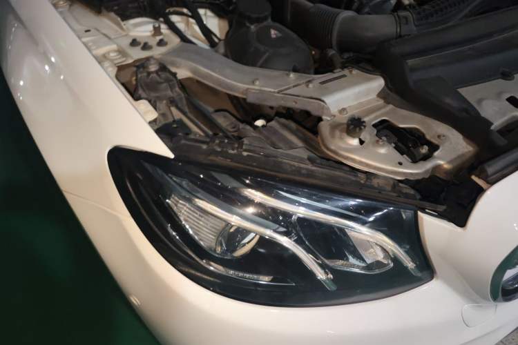 Used Mercedes-Benz E-Class 2016 E 200 L Sport Edition Right Front Headlight