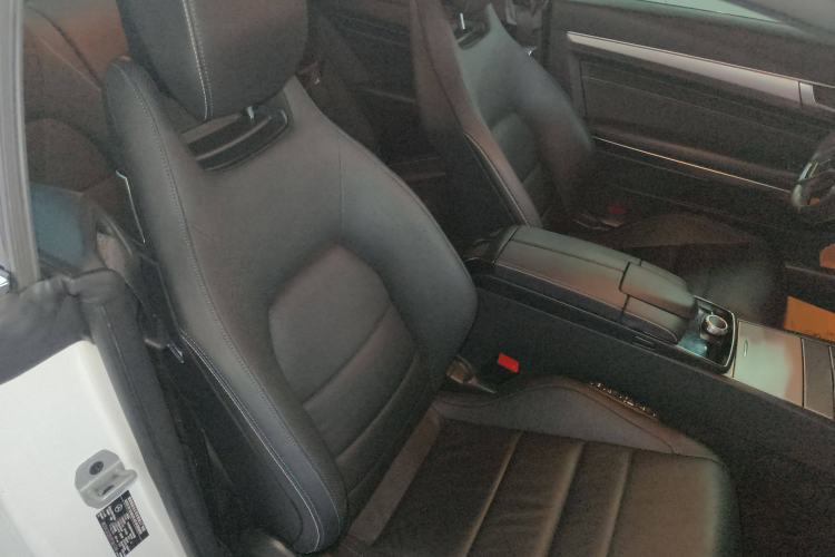 Used Mercedes-Benz E-Class 2016 E 260 Coupe Dynamic Edition Right Front Seat
