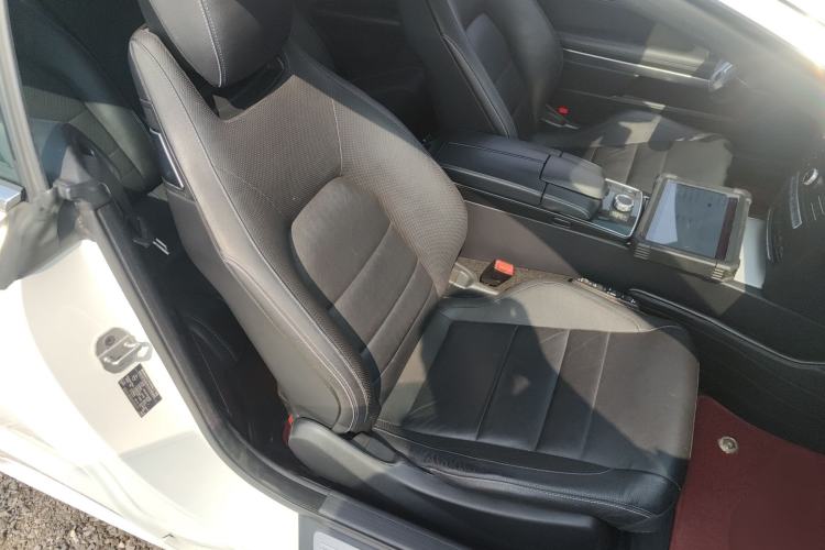 Used Mercedes-Benz E-Class 2016 E 200 Coupe Dynamic Edition Right Front Seat