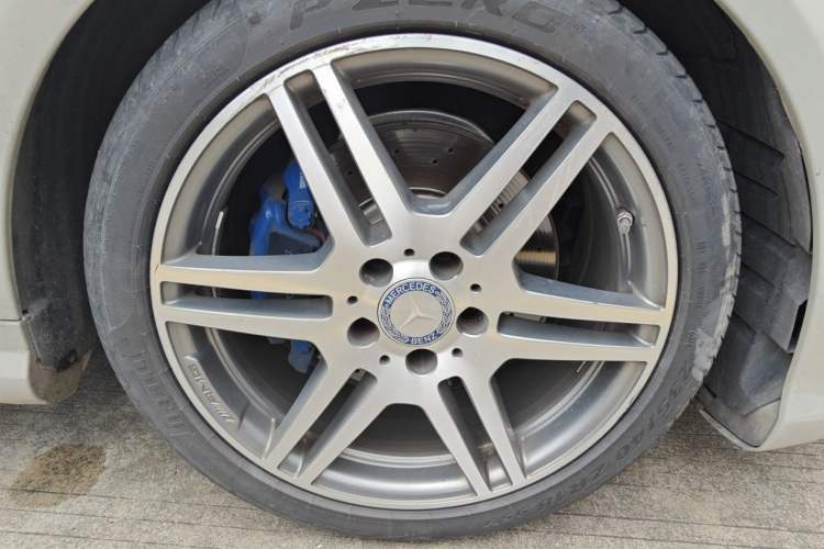 Used Mercedes-Benz E-Class 2016 E 200 Coupe Dynamic Edition Right Front Wheel Hub