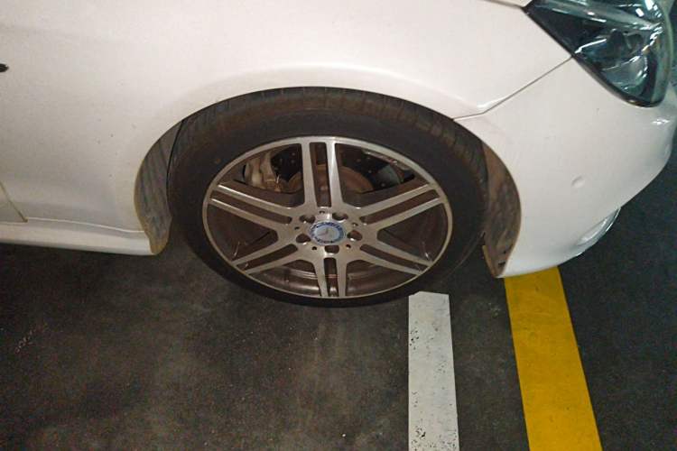 Used Mercedes-Benz E-Class 2016 E 200 Coupe Dynamic Edition Right Front Wheel Hub