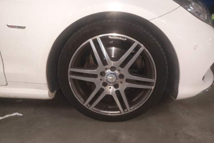 Used Mercedes-Benz E-Class 2016 E 200 Coupe Dynamic Edition Right Front Wheel Hub
