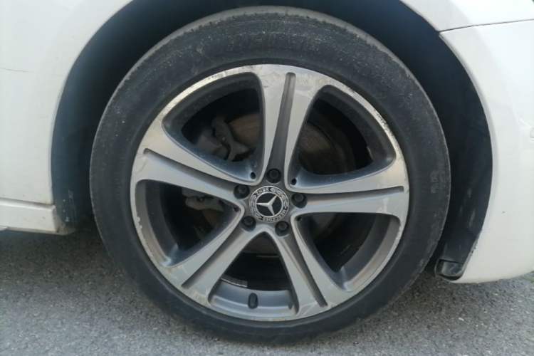 Used Mercedes-Benz E-Class 2016 E 200 L Sport Edition Right Front Wheel Hub