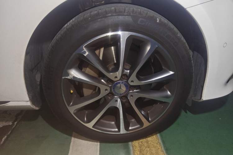 Used Mercedes-Benz E-Class 2016 E 300 L Stylish Model Right Front Wheel Hub
