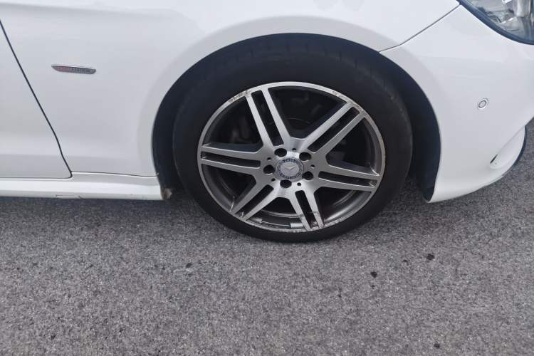 Used Mercedes-Benz E-Class 2016 E 200 Coupe Dynamic Edition Right Front Wheel Hub