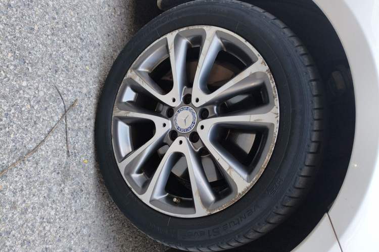 Used Mercedes-Benz E-Class 2016 E 300 L Stylish Model Right Front Wheel Hub