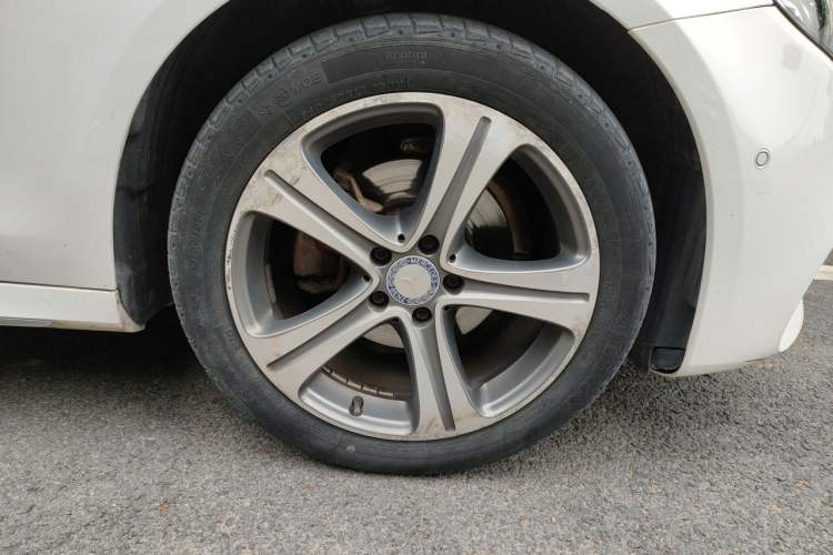 Used Mercedes-Benz E-Class 2016 E 200 L Sport Edition Right Front Wheel Hub