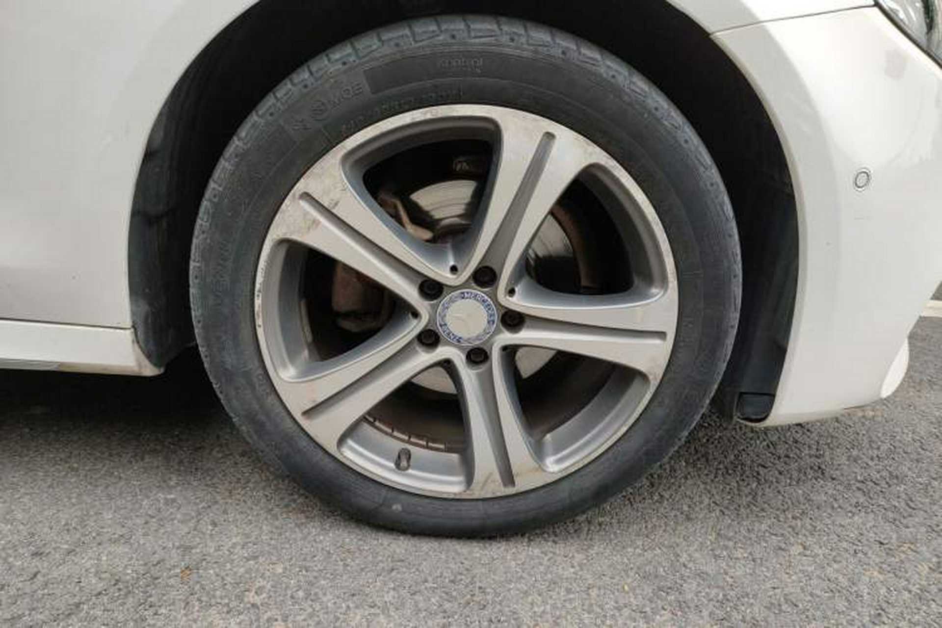 Used Mercedes-Benz E-Class 2016 E 200 L Sport Edition Right Front Wheel Hub