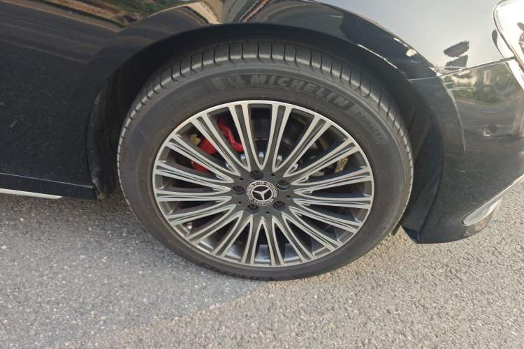 Used Mercedes-Benz E-Class 2016 E 200 L Sport Edition Right Front Wheel Hub