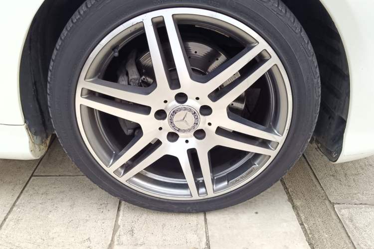 Used Mercedes-Benz E-Class 2016 E 200 Coupe Dynamic Edition Right Front Wheel Hub