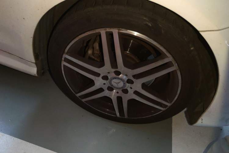 Used Mercedes-Benz E-Class 2016 E 200 Coupe Dynamic Edition Right Front Wheel Hub