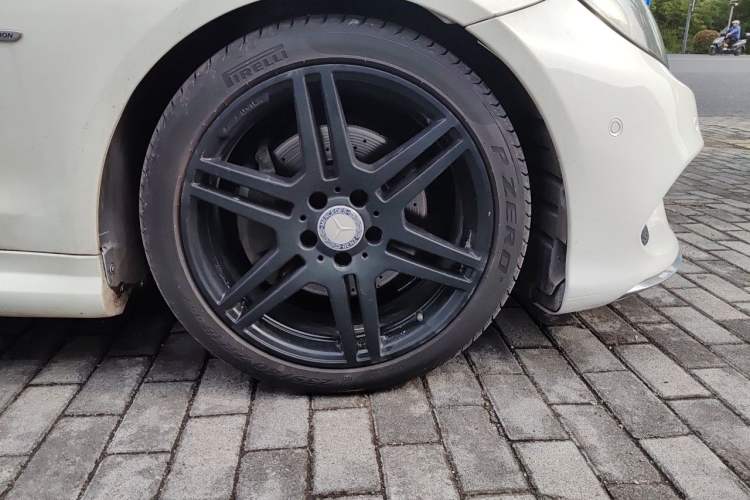 Used Mercedes-Benz E-Class 2016 E 200 Coupe Dynamic Edition Right Front Wheel Hub