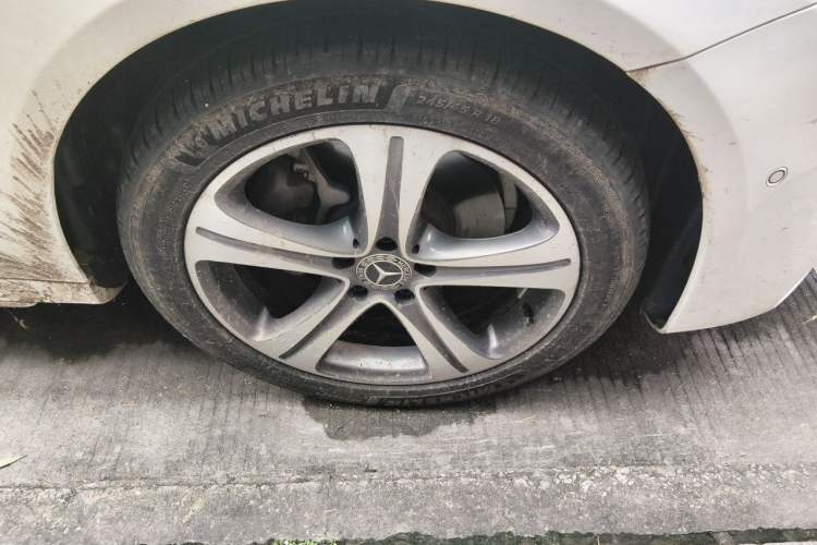 Used Mercedes-Benz E-Class 2016 E 200 L Sport Edition Right Front Wheel Hub