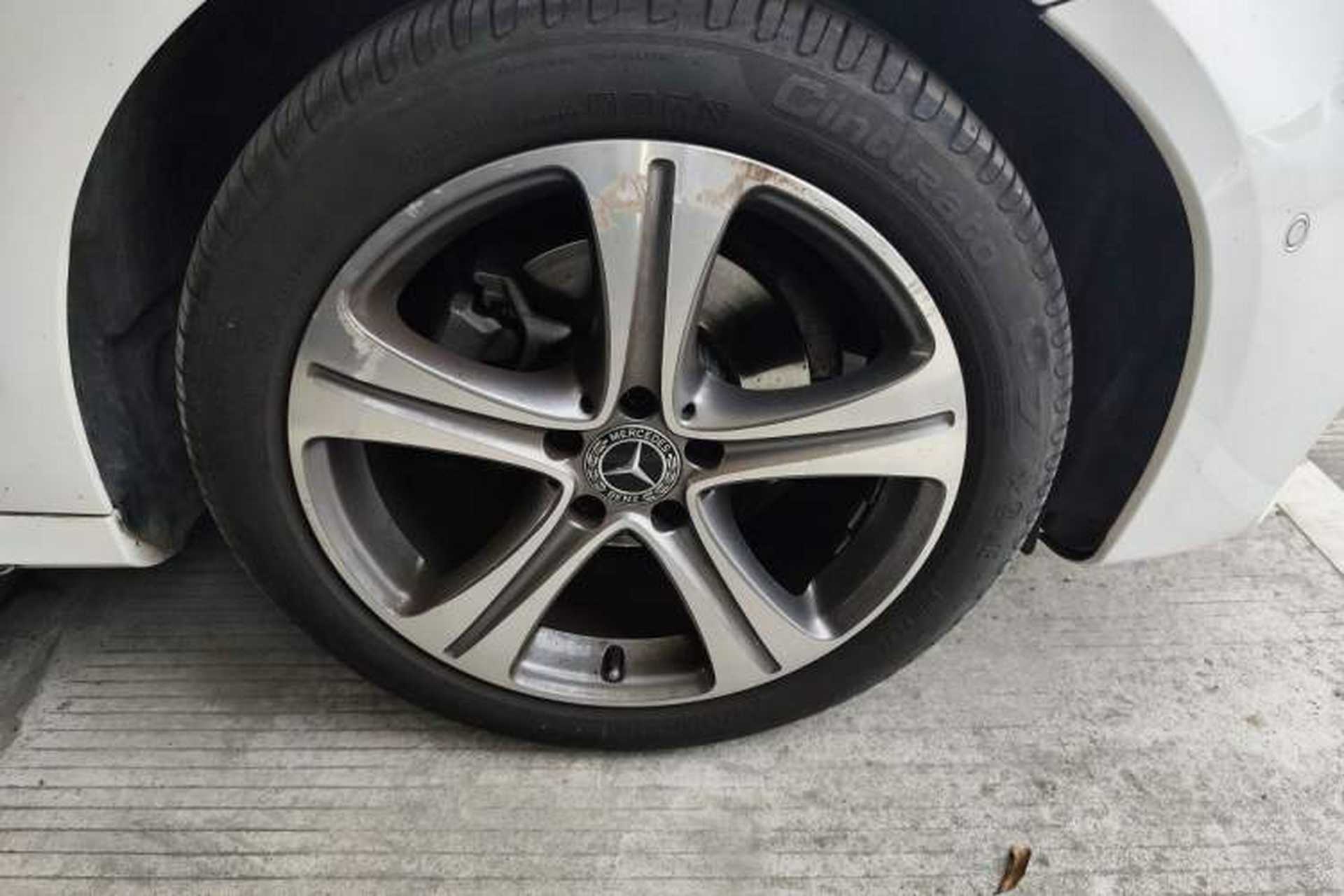 Used Mercedes-Benz E-Class 2016 E 200 L Sport Edition Right Front Wheel Hub