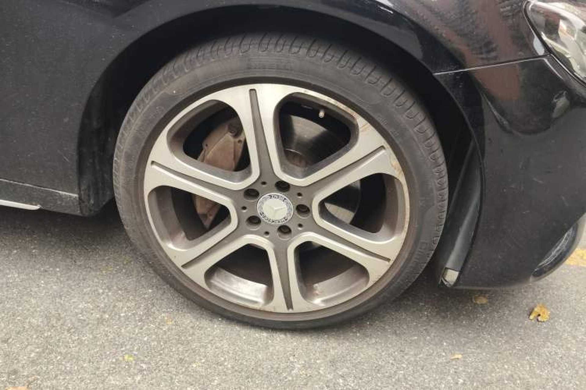 Used Mercedes-Benz E-Class 2016 E 300 L Sporty and Stylish Model Right Front Wheel Hub
