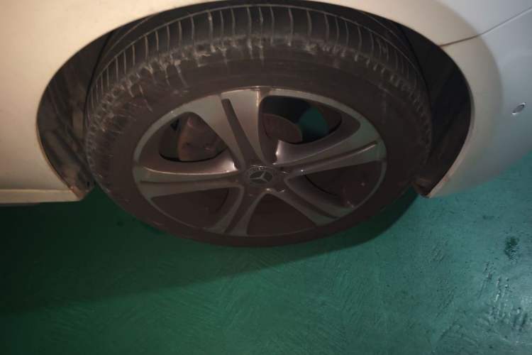 Used Mercedes-Benz E-Class 2016 E 200 L Sport Edition Right Front Wheel Hub