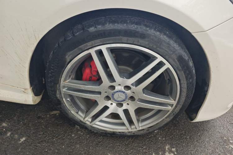 Used Mercedes-Benz E-Class 2016 E 200 Coupe Dynamic Edition Right Front Wheel Hub