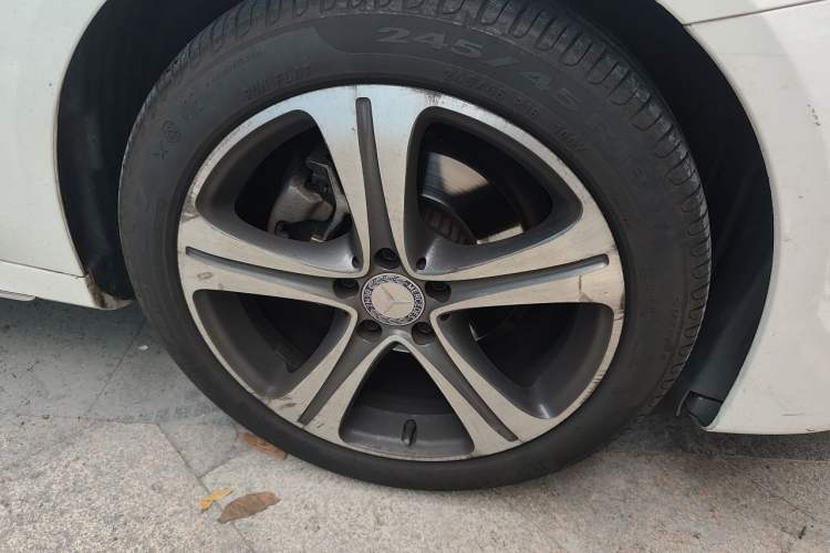 Used Mercedes-Benz E-Class 2016 E 200 L Sport Edition Right Front Wheel Hub