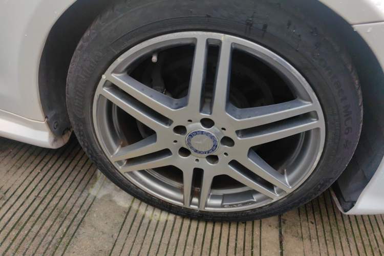 Used Mercedes-Benz E-Class 2016 E 260 Coupe Dynamic Edition Right Front Wheel Hub