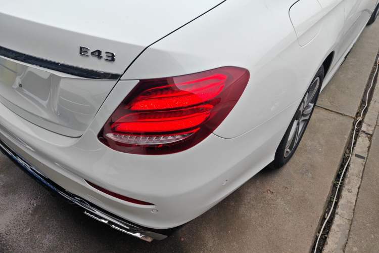 Used Mercedes-Benz E-Class 2016 E 200 L Sport Edition Right Rear Taillight
