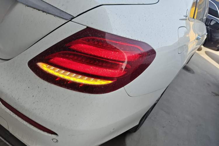 Used Mercedes-Benz E-Class 2016 E 300 L Sporty and Stylish Model Right Rear Taillight