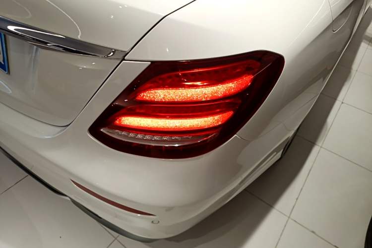Used Mercedes-Benz E-Class 2016 E 200 L Sport Edition Right Rear Taillight