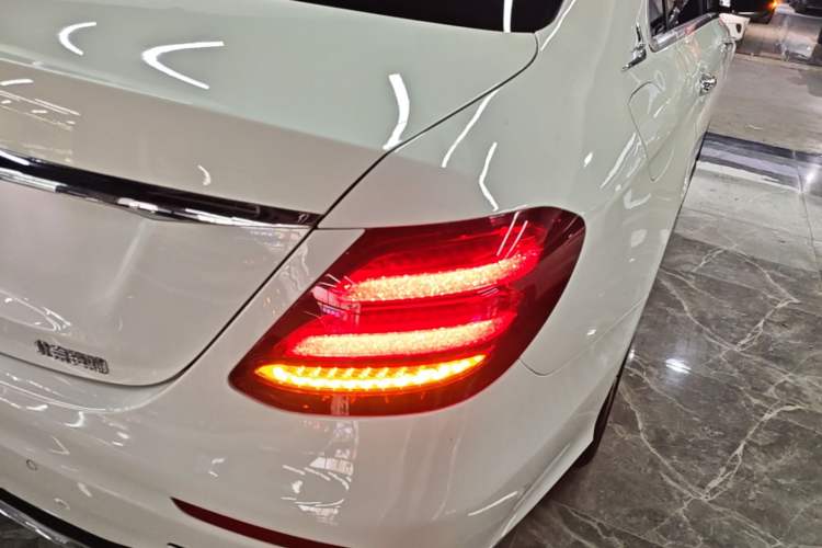 Used Mercedes-Benz E-Class 2016 E 200 L Sport Edition Right Rear Taillight