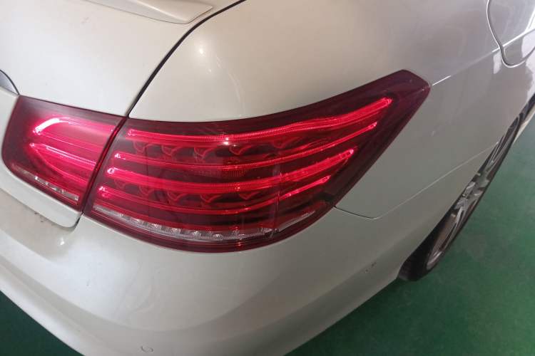 Used Mercedes-Benz E-Class 2016 E 260 Convertible Coupe Dynamic Edition Right Rear Taillight