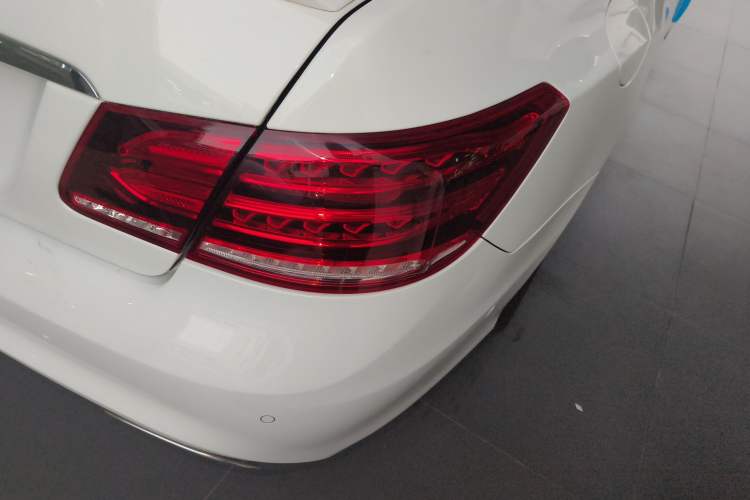 Used Mercedes-Benz E-Class 2016 E 260 Coupe Dynamic Edition Right Rear Taillight
