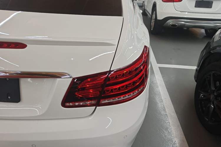 Used Mercedes-Benz E-Class 2016 E 200 Coupe Dynamic Edition Right Rear Taillight