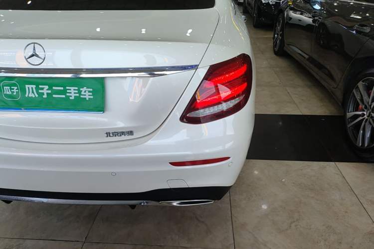 Used Mercedes-Benz E-Class 2016 E 300 L Sport Luxury Model Right Rear Taillight