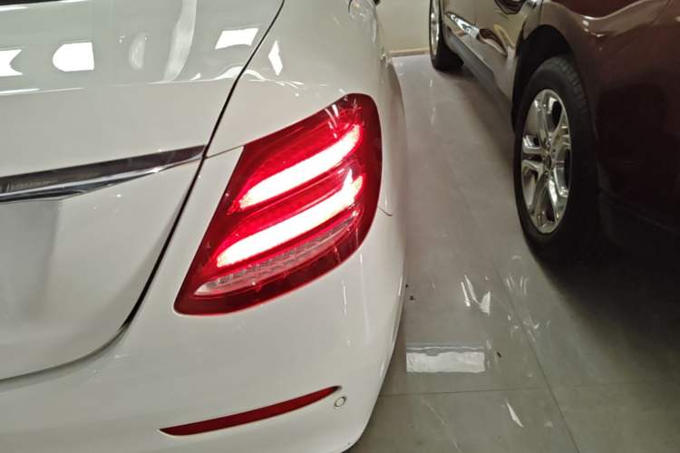 Used Mercedes-Benz E-Class 2016 E 200 L Sport Edition Right Rear Taillight