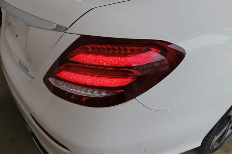 Used Mercedes-Benz E-Class 2016 E 300 L Sporty and Stylish Model Right Rear Taillight
