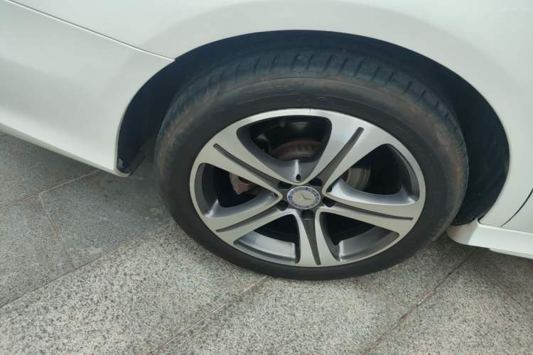 Used Mercedes-Benz E-Class 2016 E 200 L Sport Edition Right Rear Wheel Hub