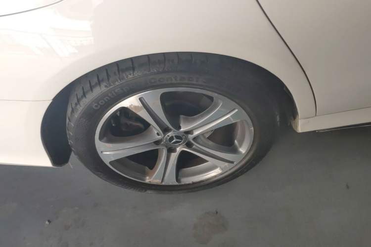 Used Mercedes-Benz E-Class 2016 E 200 L Sport Edition Right Rear Wheel Hub