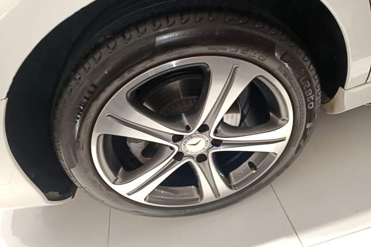 Used Mercedes-Benz E-Class 2016 E 200 L Sport Edition Right Rear Wheel Hub