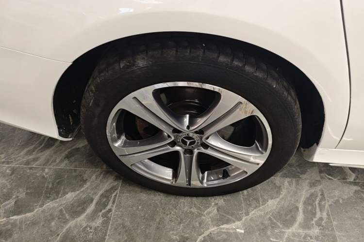 Used Mercedes-Benz E-Class 2016 E 200 L Sport Edition Right Rear Wheel Hub