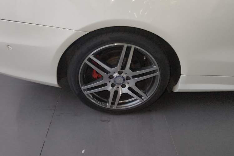 Used Mercedes-Benz E-Class 2016 E 260 Coupe Dynamic Edition Right Rear Wheel Hub