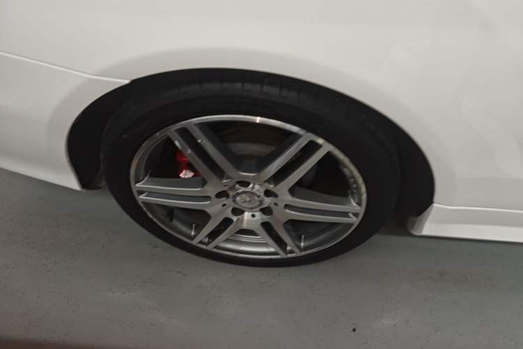 Used Mercedes-Benz E-Class 2016 E 200 Coupe Dynamic Edition Right Rear Wheel Hub