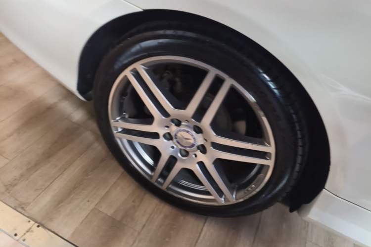 Used Mercedes-Benz E-Class 2016 E 200 Coupe Dynamic Edition Right Rear Wheel Hub