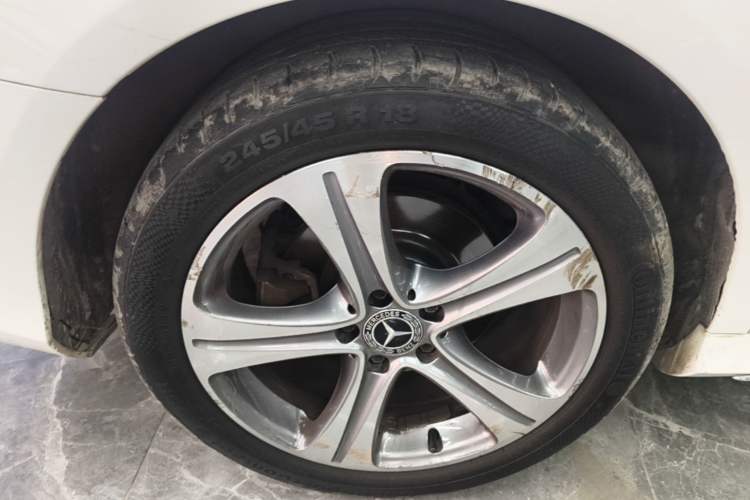 Used Mercedes-Benz E-Class 2016 E 200 L Sport Edition Right Rear Wheel Hub