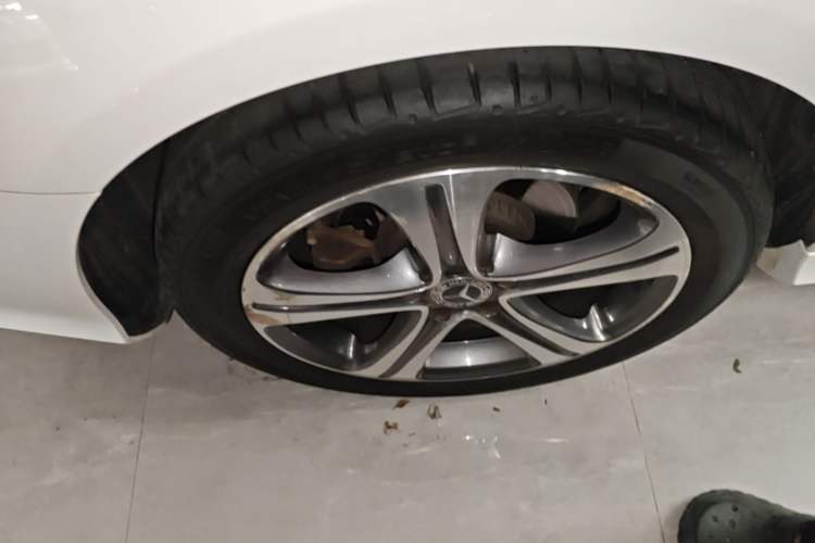 Used Mercedes-Benz E-Class 2016 E 200 L Sport Edition Right Rear Wheel Hub